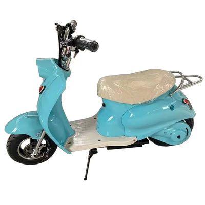 子供たちは電動バイクに乗る 350Wのダートバイク 3速ギアと鉄筋