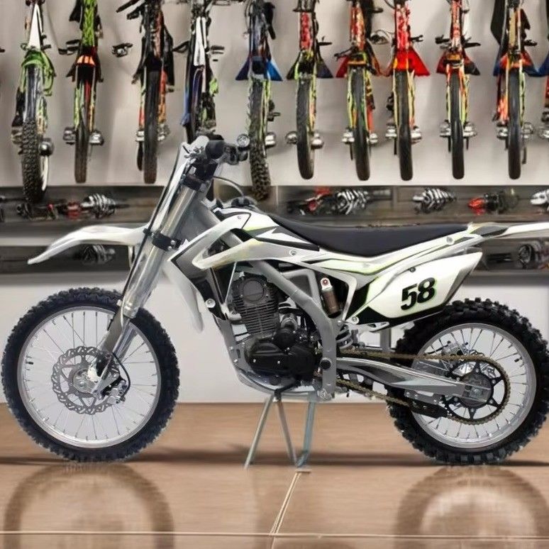 250cc オフロード・アドベンチャー向けモーターバイク デザイン 最大速度100km/h 電動スタート
